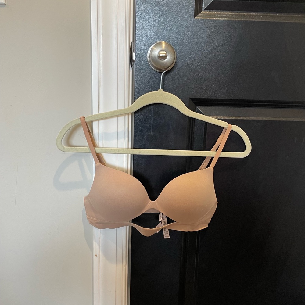 Victoria secret t shirt bra no underwire